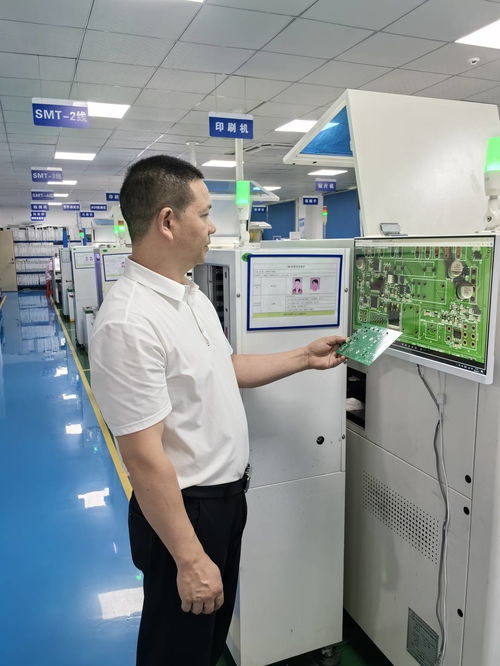 新经济再出发 打工人松弛感，隐藏于AI办公软件与职业中介服务中